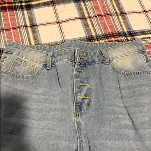 Women’s Light Blue Buttonfly Jeans